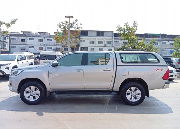 Toyota Hilux - Image 7